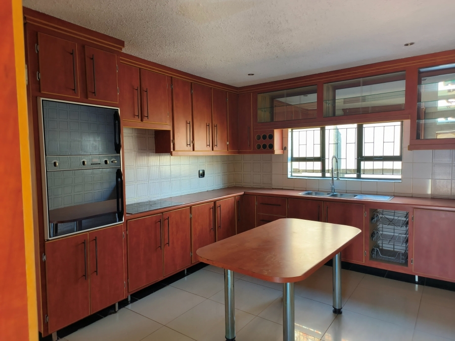 To Let 2 Bedroom Property for Rent in Promosa North West